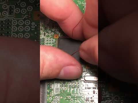 How to unsolder the processor using a simple wire  #solderingtips  #electronics #electronicsrepair