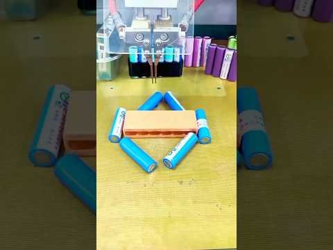 How to make lithium battery pack 🔋? #electronics #batterypack #FactoryTour #howtosoldering #battery