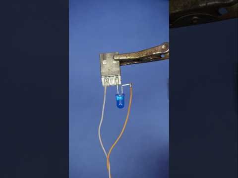 run wall clock without battery #shorts #experiment #electronics #scienceproject