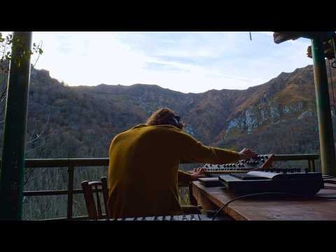 Howl – Chill Electronic Live Session